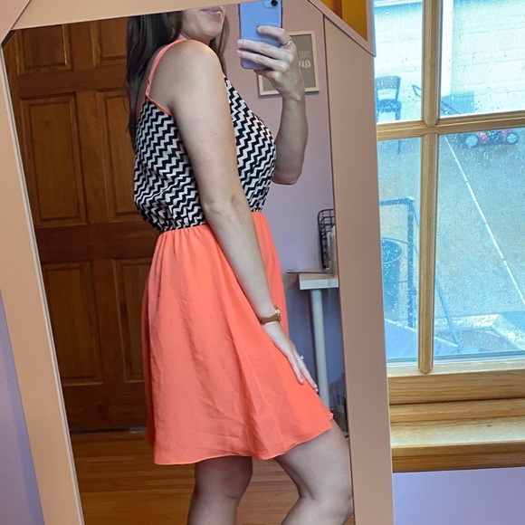 Coral Flowey Dress - Picture 4 of 8